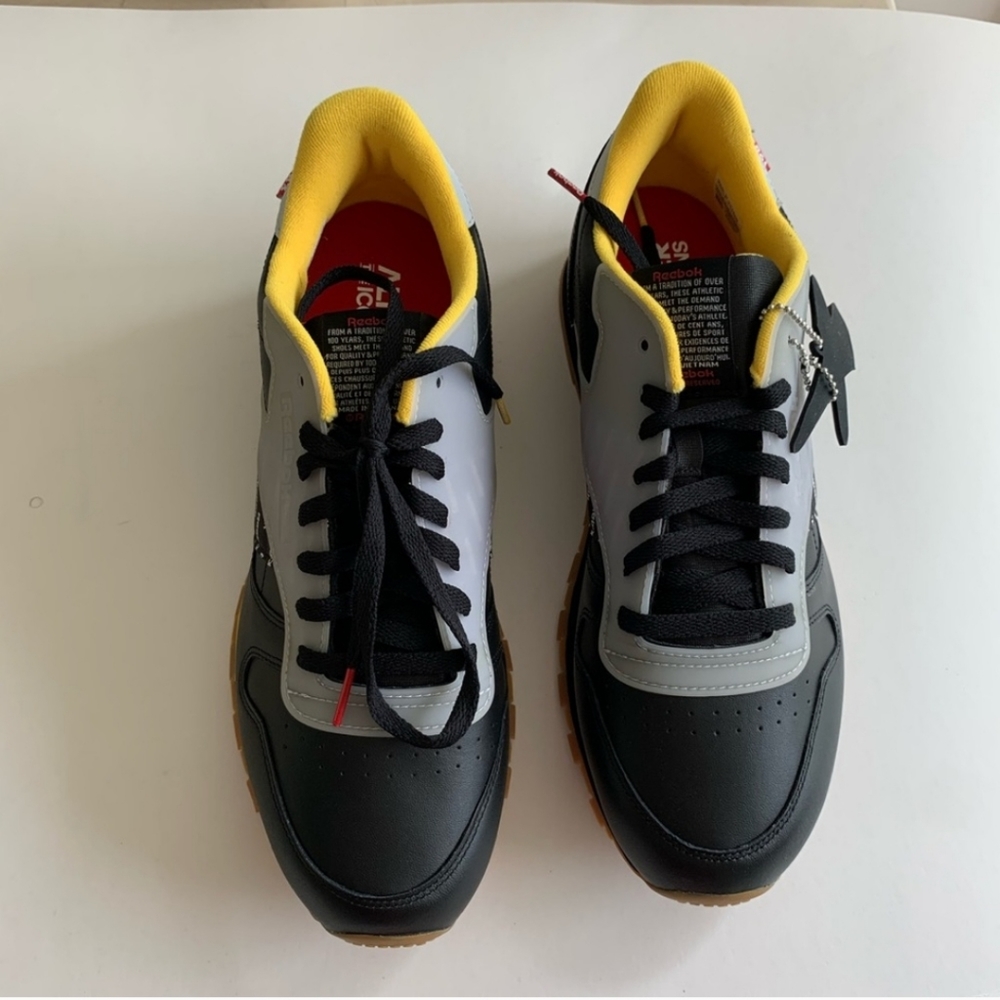 Reebok Classic Leather Sneakers Sz 6.5 Mens